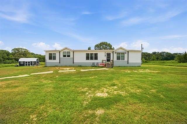 20 Acres of Land with Home for Sale in Atoka, Oklahoma
