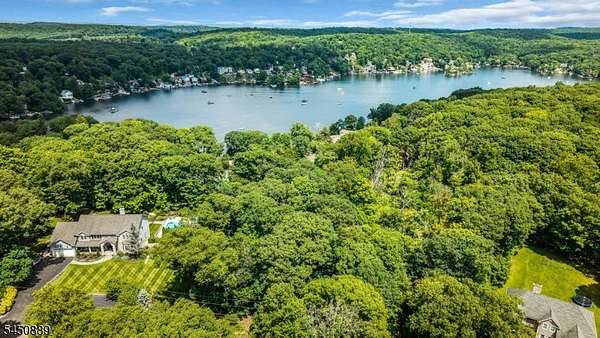 1.1 Acres of Residential Land for Sale in Hopatcong, New Jersey