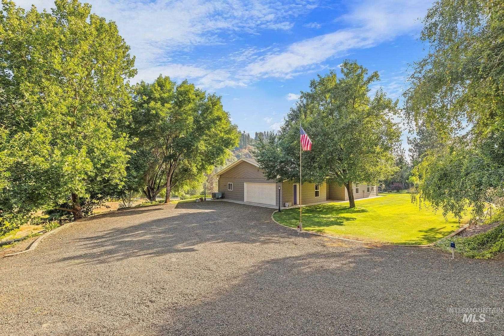 4.4 Acres of Land with Home for Sale in Kendrick, Idaho