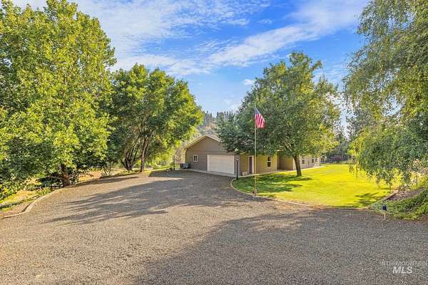 4.4 Acres of Land with Home for Sale in Kendrick, Idaho
