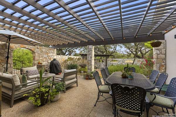 11 Acres of Land with Home for Sale in San Antonio, Texas