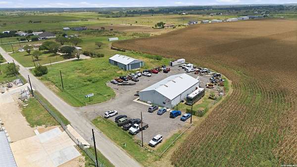 1 Acre of Improved Commercial Land for Sale in Seguin, Texas