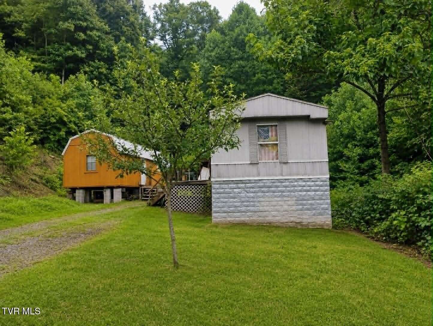 13.1 Acres of Recreational Land with Home for Sale in Clinchco, Virginia