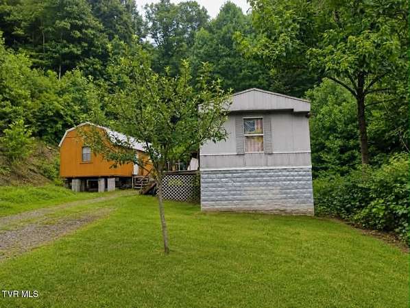13.1 Acres of Recreational Land with Home for Sale in Clinchco, Virginia