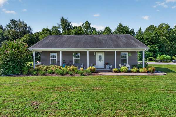 6 Acres of Land with Home for Sale in Morrison, Tennessee
