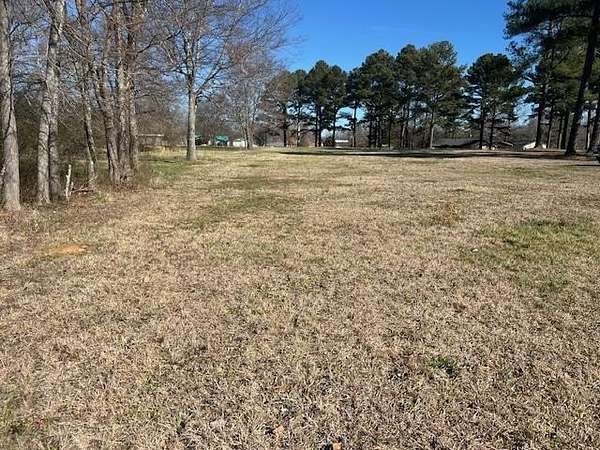 7.8 Acres of Residential Land for Sale in Savannah, Tennessee