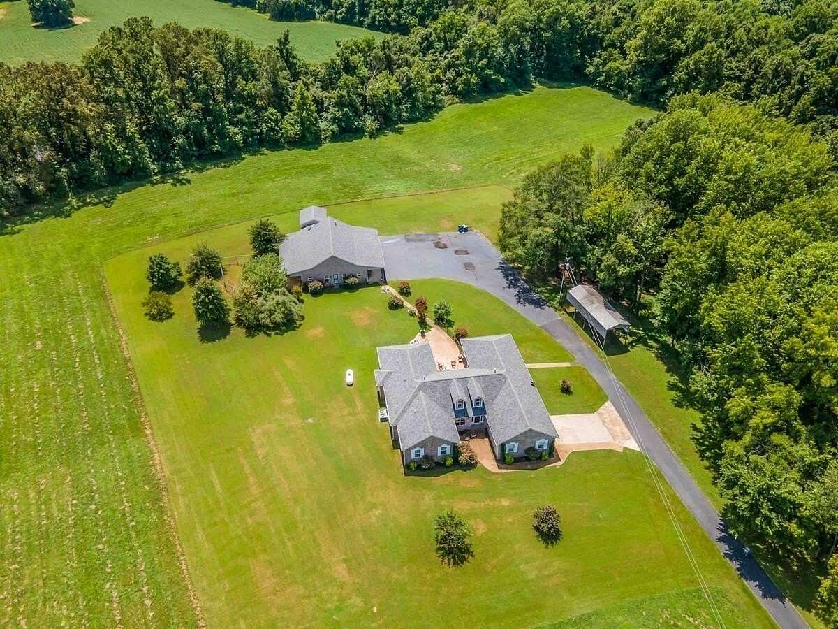 15 Acres of Land with Home for Sale in Braden, Tennessee