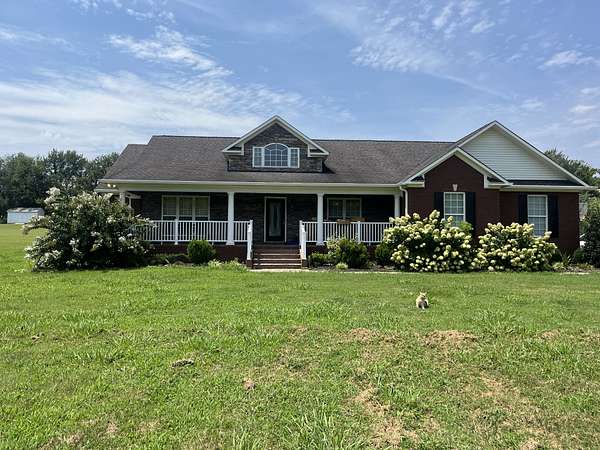1.76 Acres of Land with Home for Sale in Columbia, Tennessee