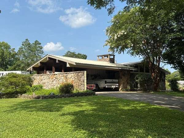 5.74 Acres of Land with Home for Auction in Cleveland, Tennessee