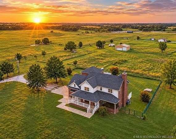 12 Acres of Land with Home for Sale in Morris, Oklahoma