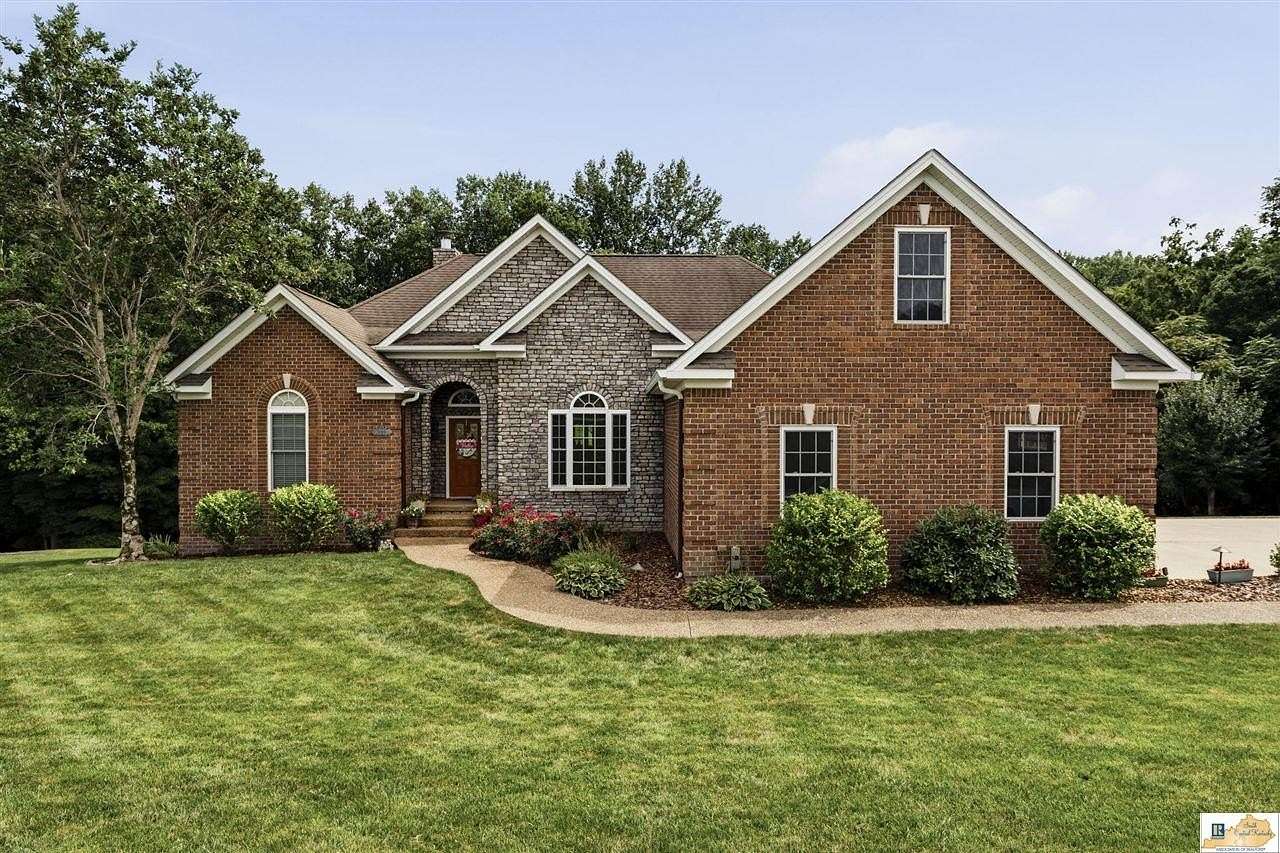 1.55 Acres of Land with Home for Sale in Glasgow, Kentucky