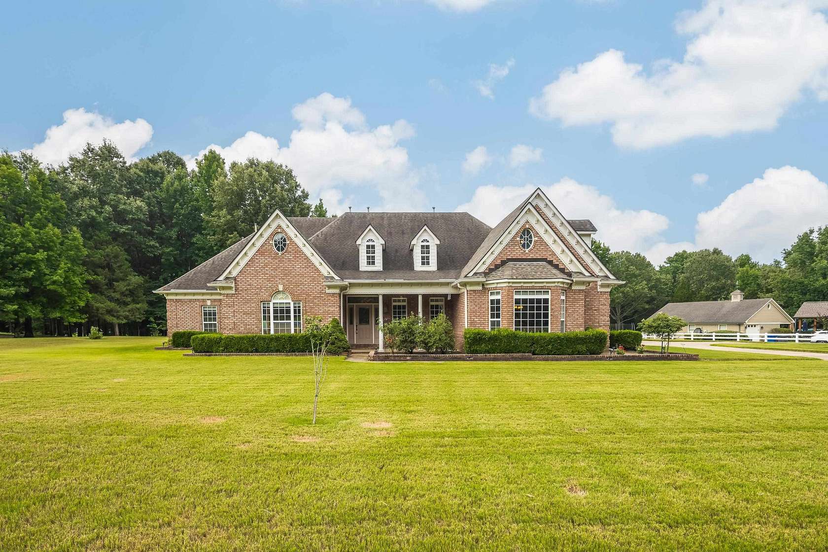 2 Acres of Land with Home for Sale in Lakeland, Tennessee