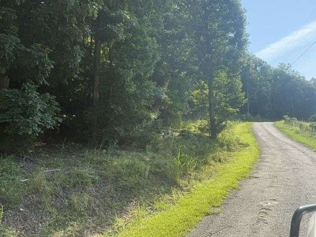 8 Acres of Land for Sale in Waynesboro, Tennessee