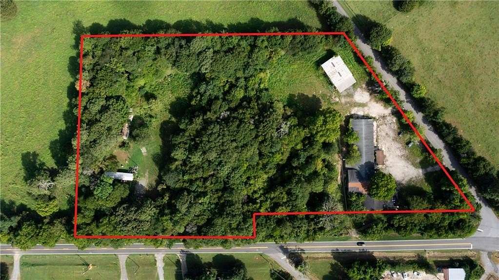 5 Acres of Mixed-Use Land for Sale in Kingston, Georgia