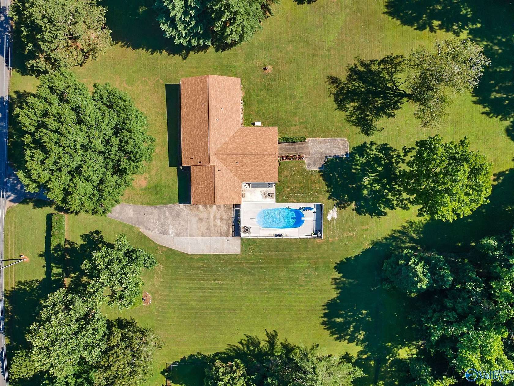 5 Acres of Land with Home for Sale in Huntsville, Alabama