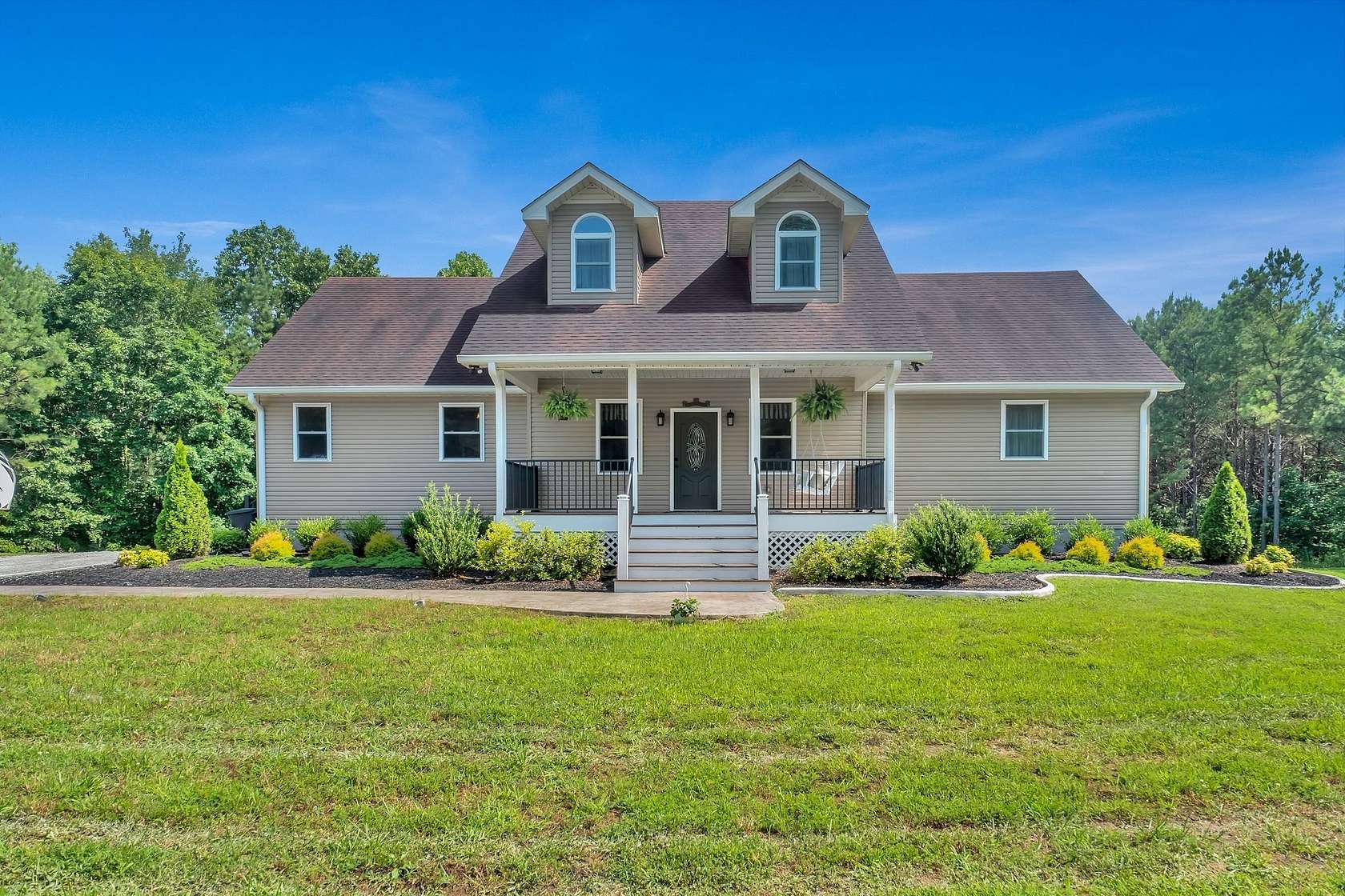 12 Acres of Recreational Land with Home for Sale in Summertown, Tennessee