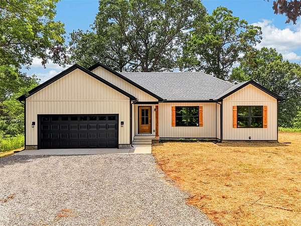 1.72 Acres of Land with Home for Sale in Auburn, Kentucky