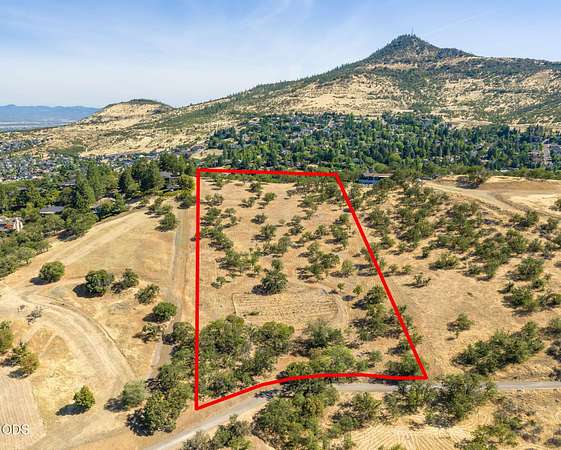 6 Acres of Residential Land for Sale in Medford, Oregon