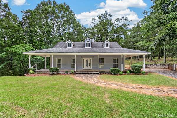 18.8 Acres of Land with Home for Sale in Wetumpka, Alabama