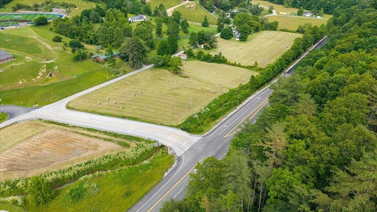6.29 Acres of Improved Mixed-Use Land for Sale in Campton, Kentucky
