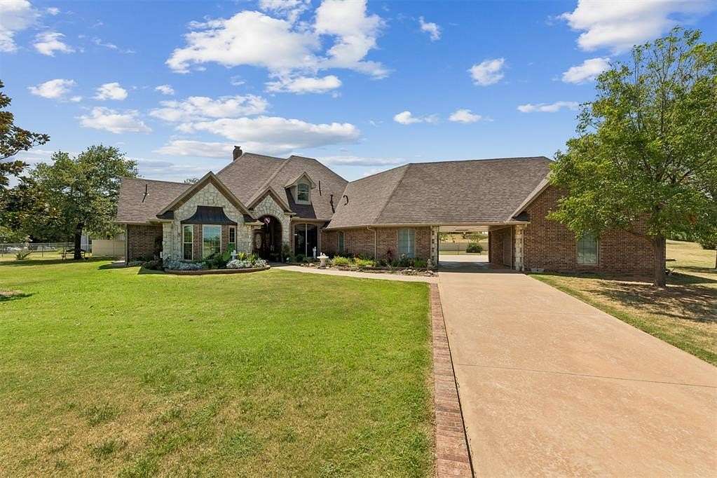 8 Acres of Land with Home for Sale in Chickasha, Oklahoma