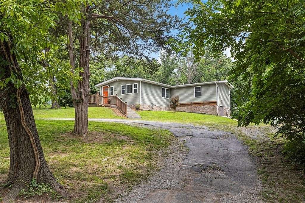 2.15 Acres of Land with Home for Sale in Kansas City, Missouri