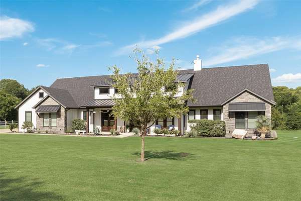 3.11 Acres of Land with Home for Sale in Waxahachie, Texas