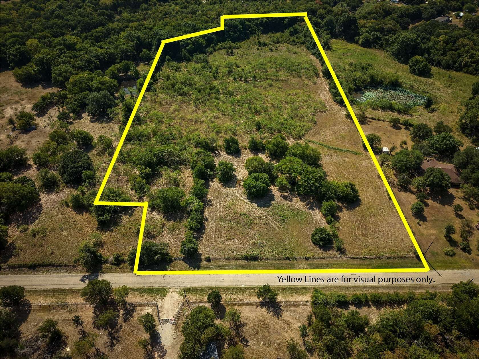 10 Acres of Land for Sale in Ennis, Texas