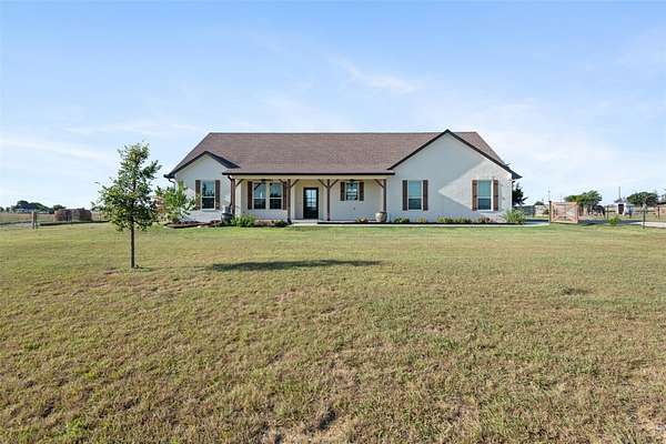 2.68 Acres of Land with Home for Lease in Sanger, Texas