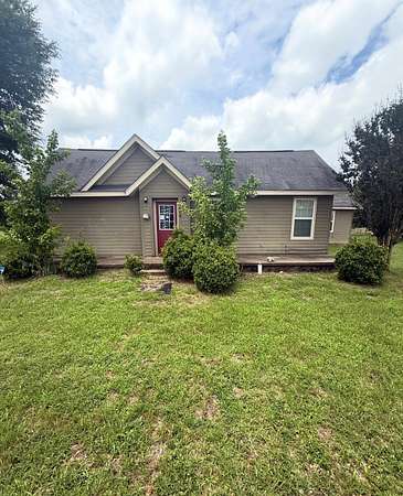 11.1 Acres of Land with Home for Sale in Buffalo, Texas