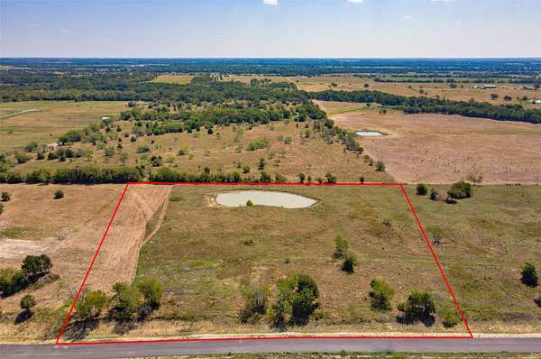 5 Acres of Residential Land for Sale in Wills Point, Texas