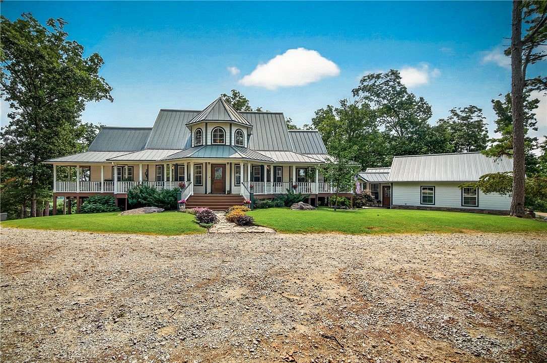 16.7 Acres of Land with Home for Sale in Huntsville, Arkansas