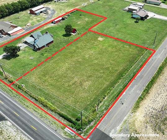 2.2 Acres of Improved Mixed-Use Land for Sale in Farmersville, Texas