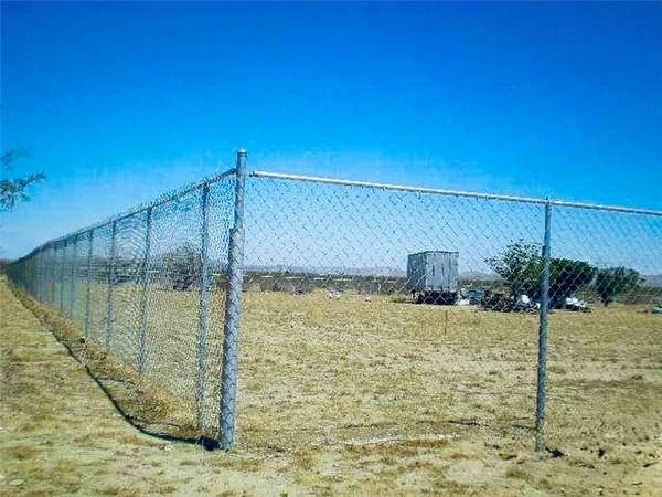 2.5 Acres of Residential Land for Sale in Pearblossom, California