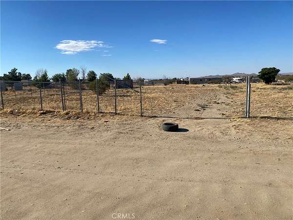 2.5 Acres of Residential Land for Sale in Pearblossom, California