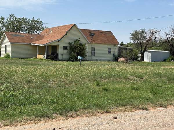 4.5 Acres of Land with Home for Sale in Hamlin, Texas