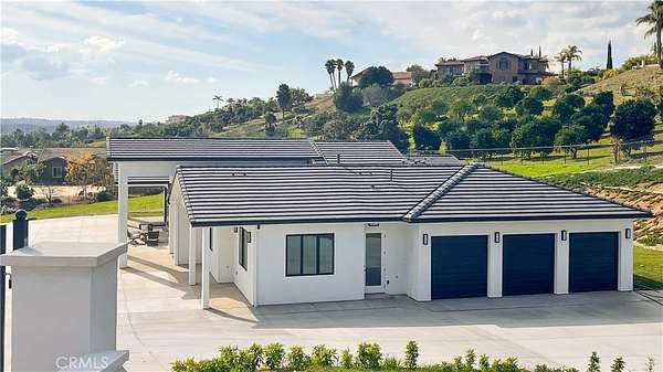 2.16 Acres of Land with Home for Sale in Fallbrook, California