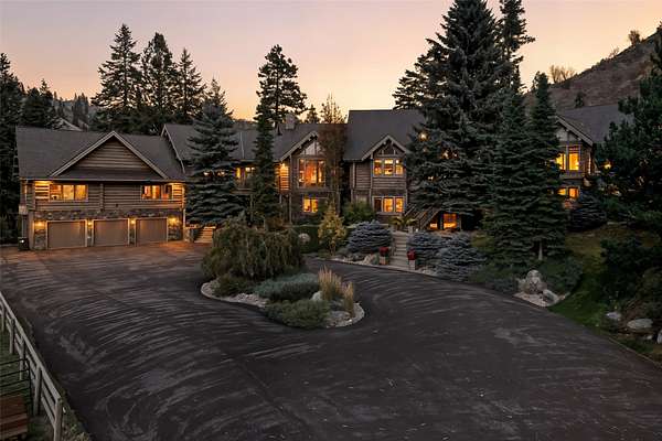 422 Acres of Land with Home for Sale in Hamilton, Montana