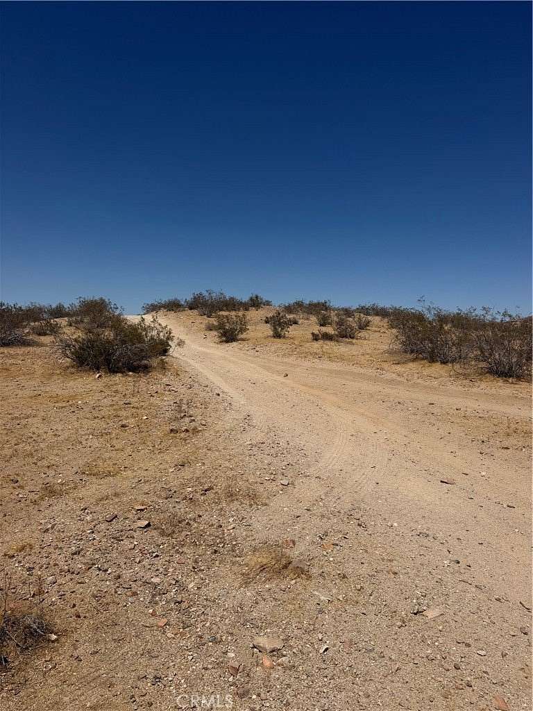 5 Acres of Residential Land for Sale in Apple Valley, California