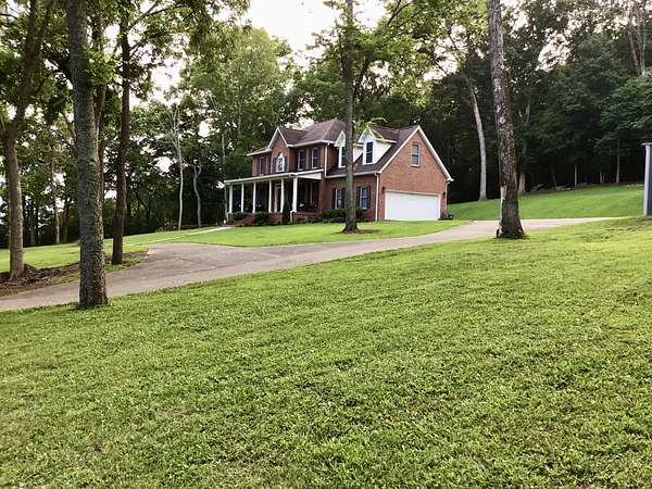5 Acres of Land with Home for Sale in Franklin, Tennessee