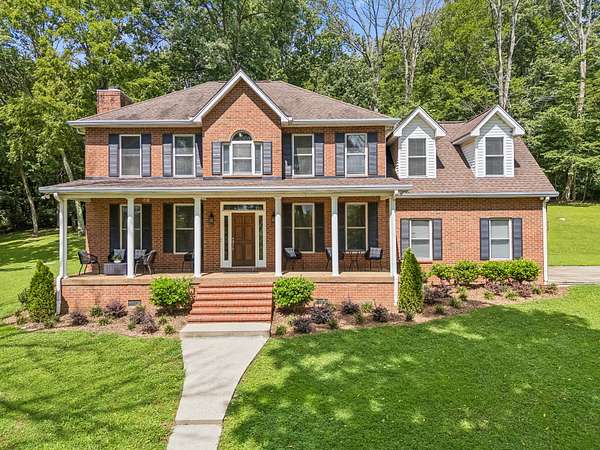 5 Acres of Land with Home for Sale in Franklin, Tennessee