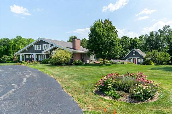 2.74 Acres of Land with Home for Sale in Princeton, Illinois