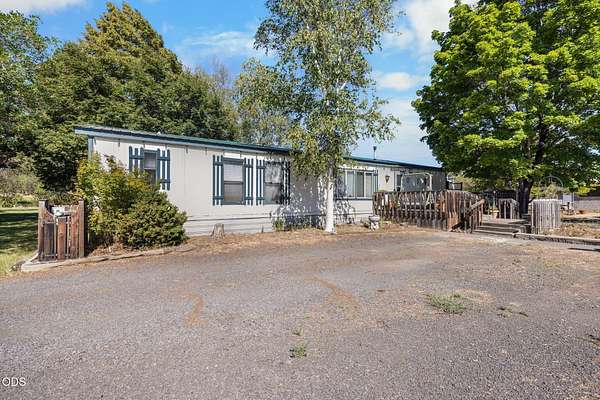 1.59 Acres of Land with Home for Sale in Bend, Oregon