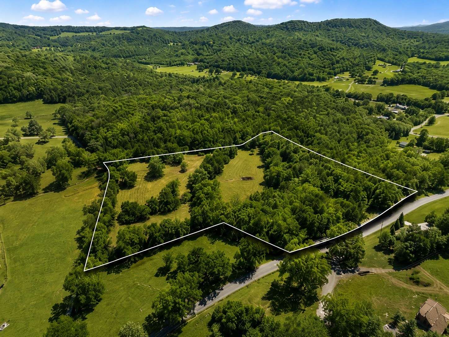 8.64 Acres of Residential Land for Sale in Woodbury, Tennessee