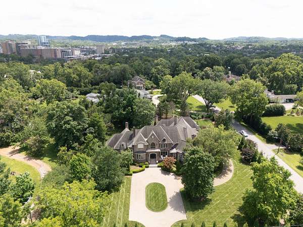 1.5 Acres of Land with Home for Sale in Nashville, Tennessee