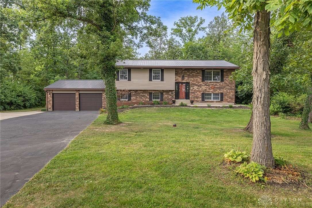 5 Acres of Land with Home for Sale in Beavercreek Township, Ohio