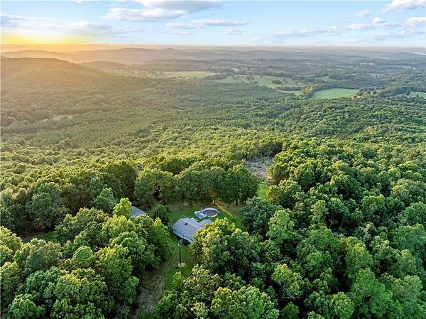 40 Acres of Land with Home for Sale in Yellville, Arkansas