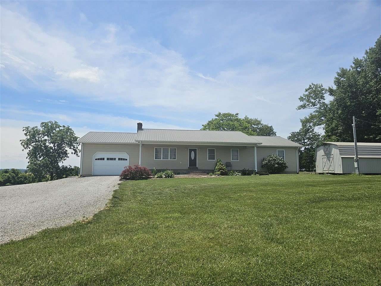 59 Acres of Land with Home for Sale in Greensburg, Kentucky