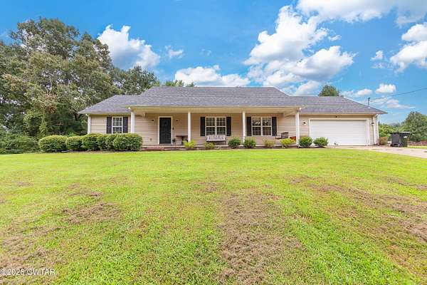 1.5 Acres of Land with Home for Sale in Medina, Tennessee