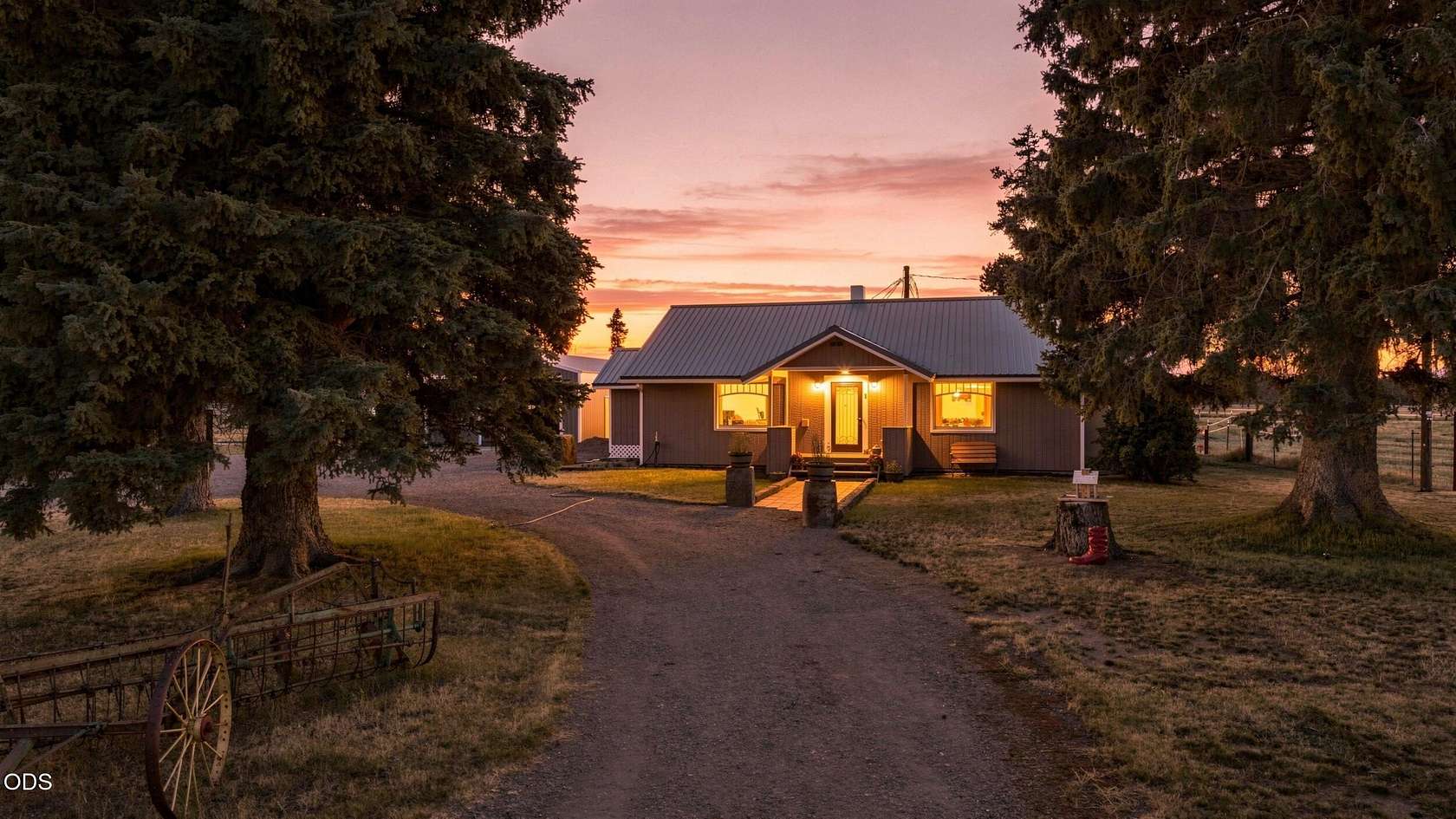 20 Acres of Land with Home for Sale in La Pine, Oregon